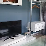 Komfortzone - Stilvolle Gaestewohnung In Apartmán Marburg