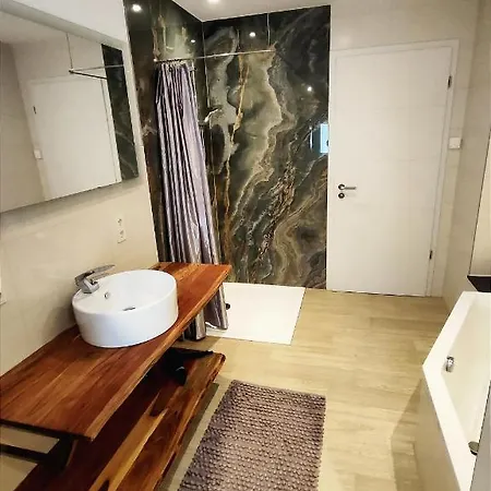 Komfortzone - Stilvolle Gaestewohnung In *