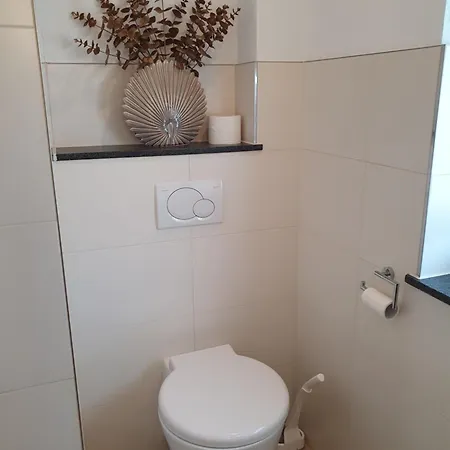 Komfortzone - Stilvolle Gaestewohnung In Apartment